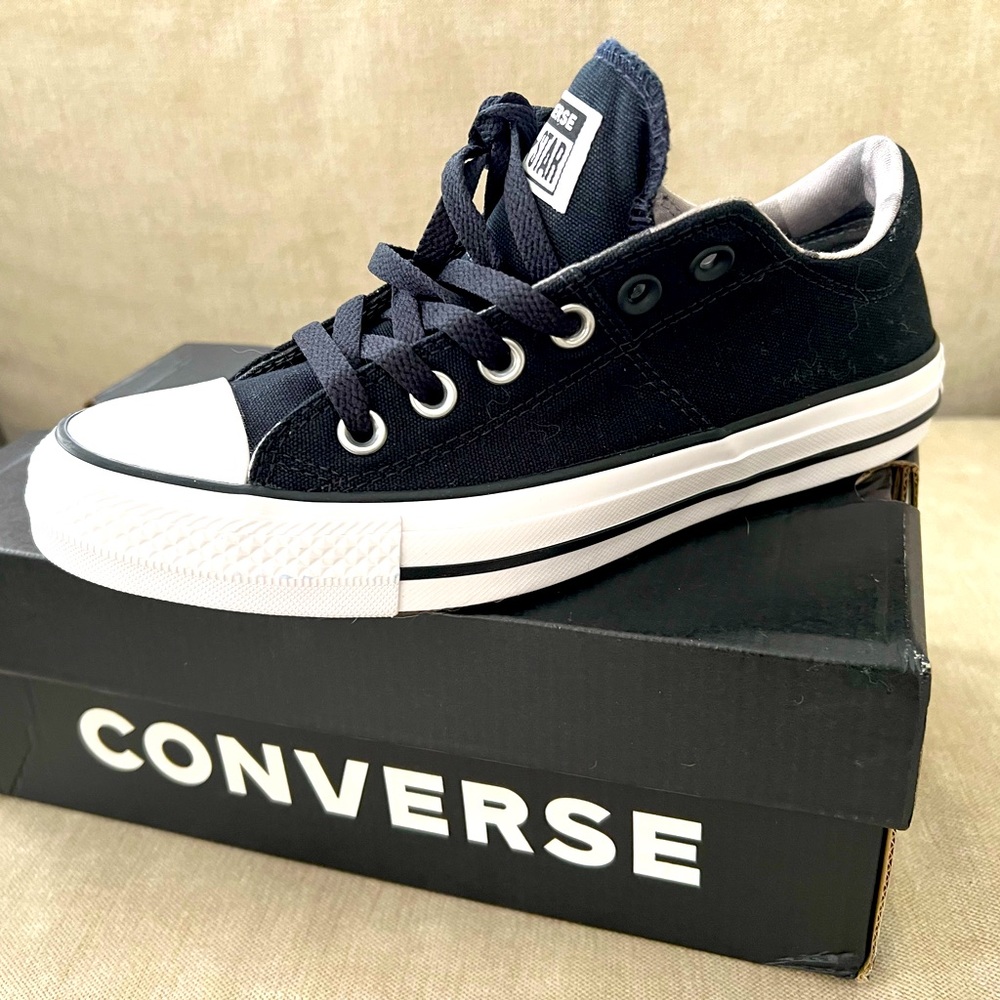 Converse Ctas Madison OX sneakers. US size 7.